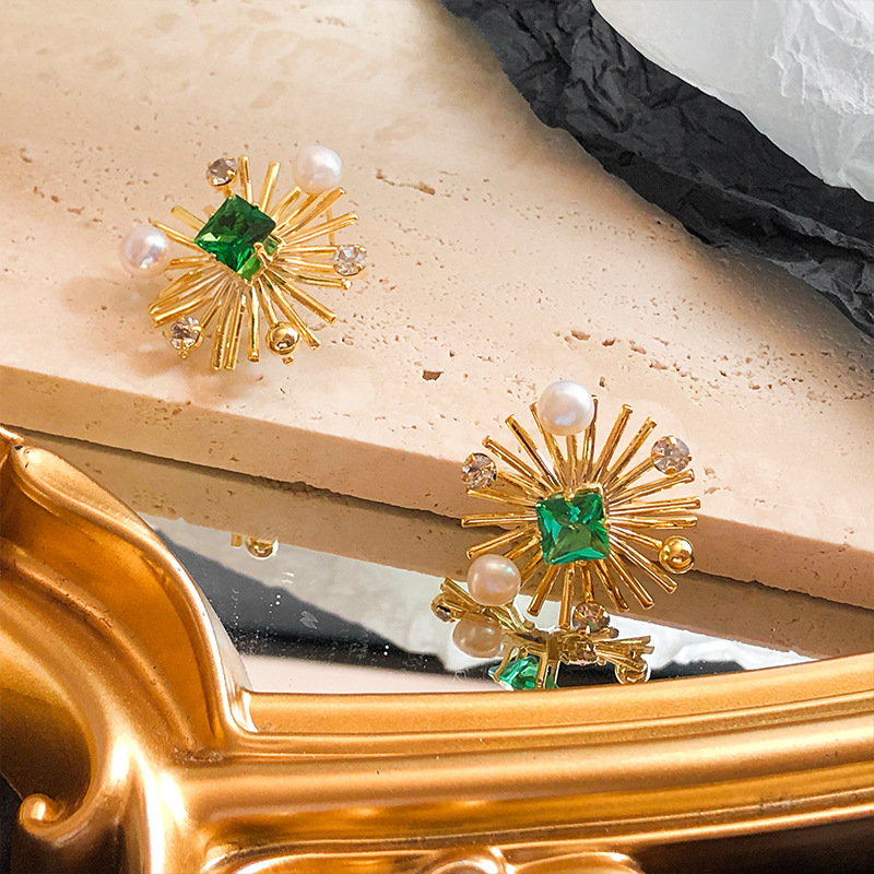 Sunflower Crystal Stud Earring - Women Fashion Nz recension och pris