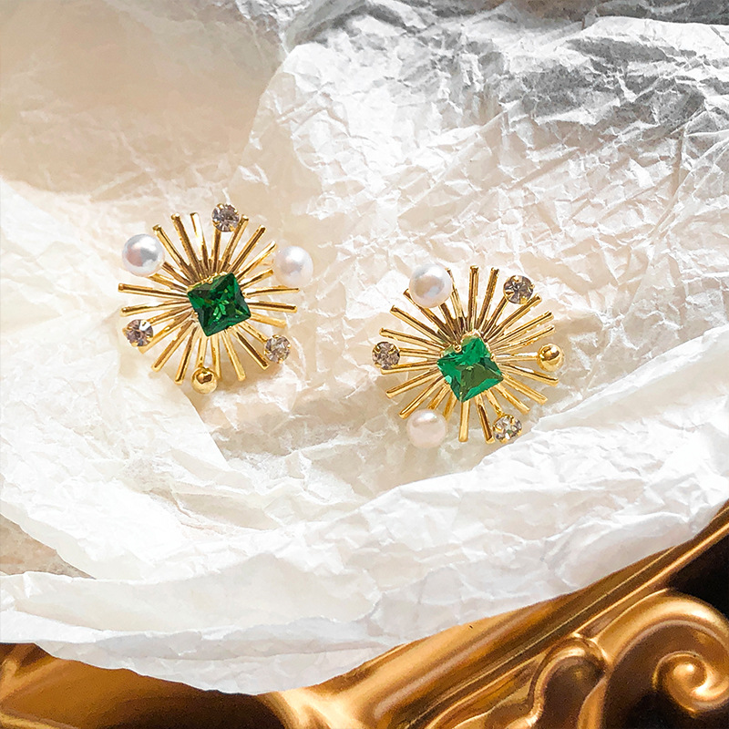 Sunflower Crystal Stud Earring - Women Fashion Nz recension och pris